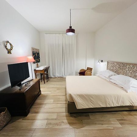 Bellhome 1 - Elegante Appartamento Nel Centro Di Bari Bagian luar foto