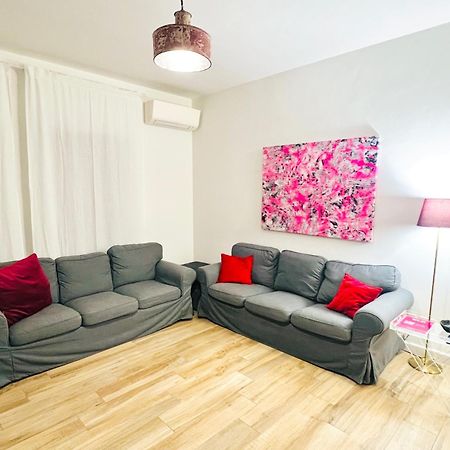 Bellhome 1 - Elegante Appartamento Nel Centro Di Bari Bagian luar foto