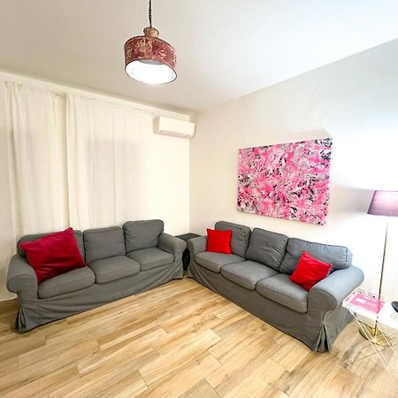Bellhome 1 - Elegante Appartamento Nel Centro Di Bari Bagian luar foto