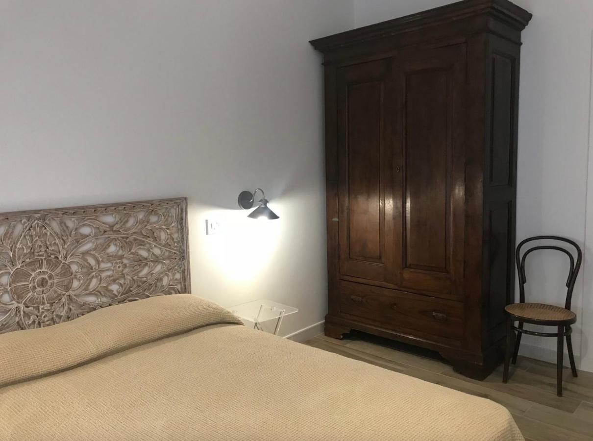 Bellhome 1 - Elegante Appartamento Nel Centro Di Bari Bagian luar foto