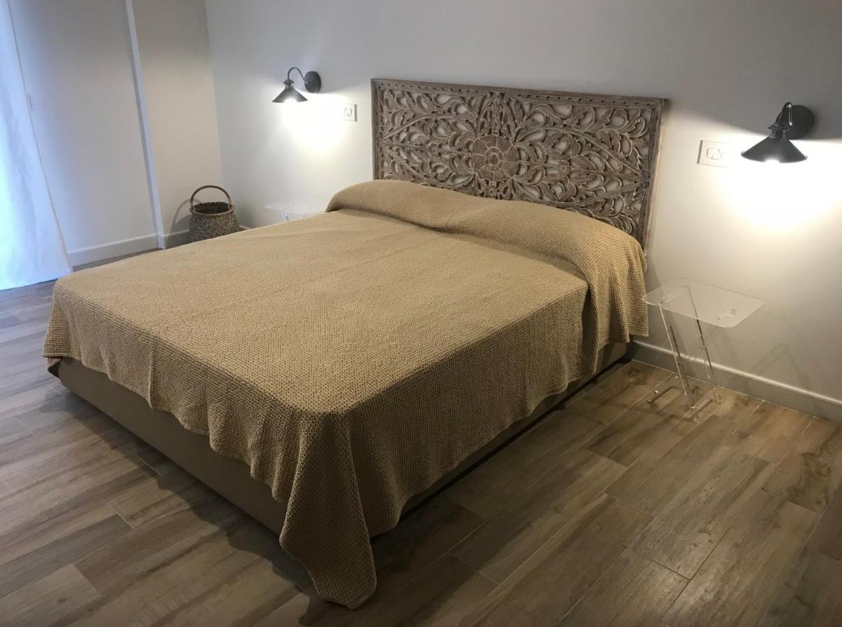 Bellhome 1 - Elegante Appartamento Nel Centro Di Bari Bagian luar foto
