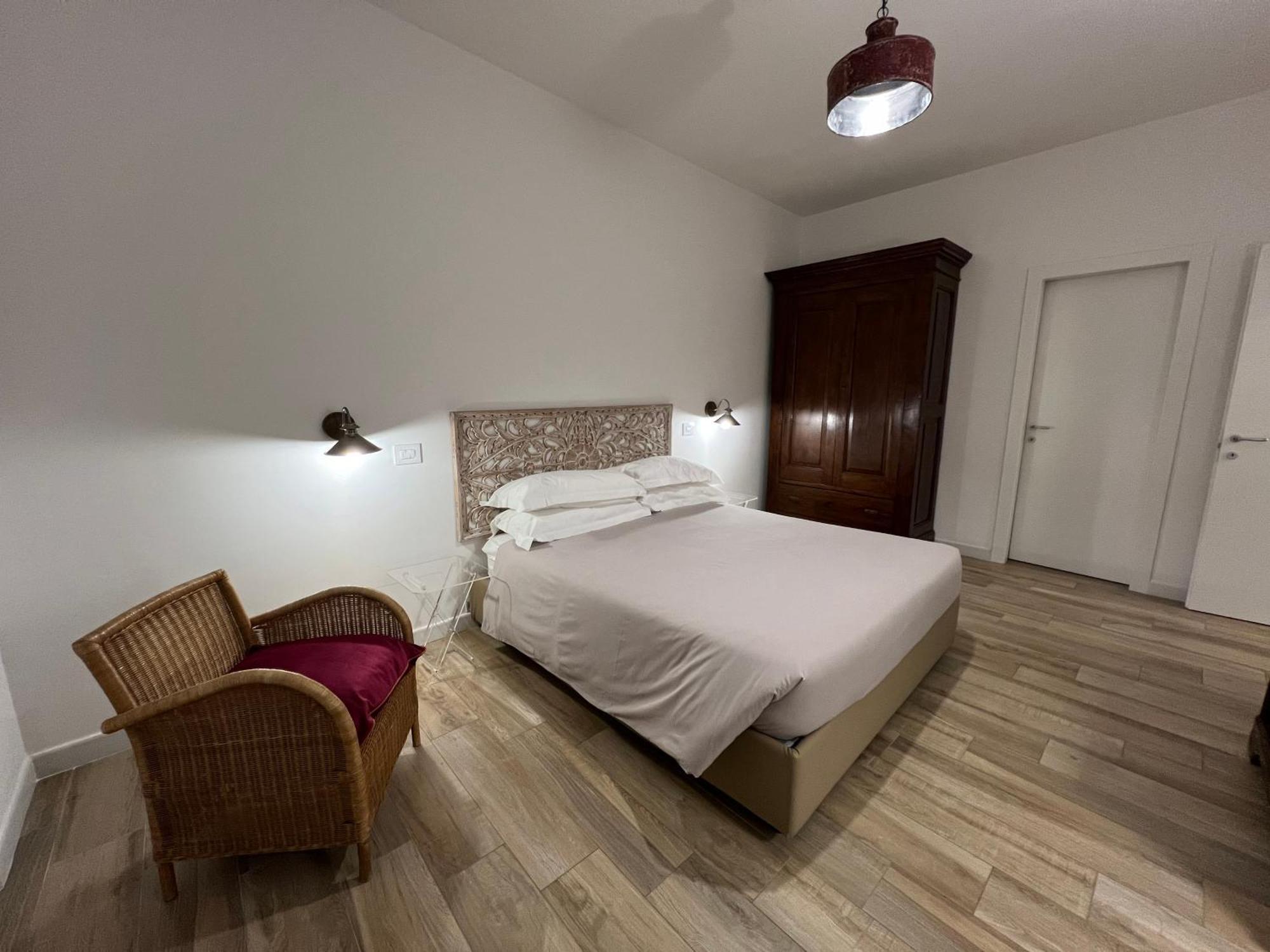Bellhome 1 - Elegante Appartamento Nel Centro Di Bari Bagian luar foto